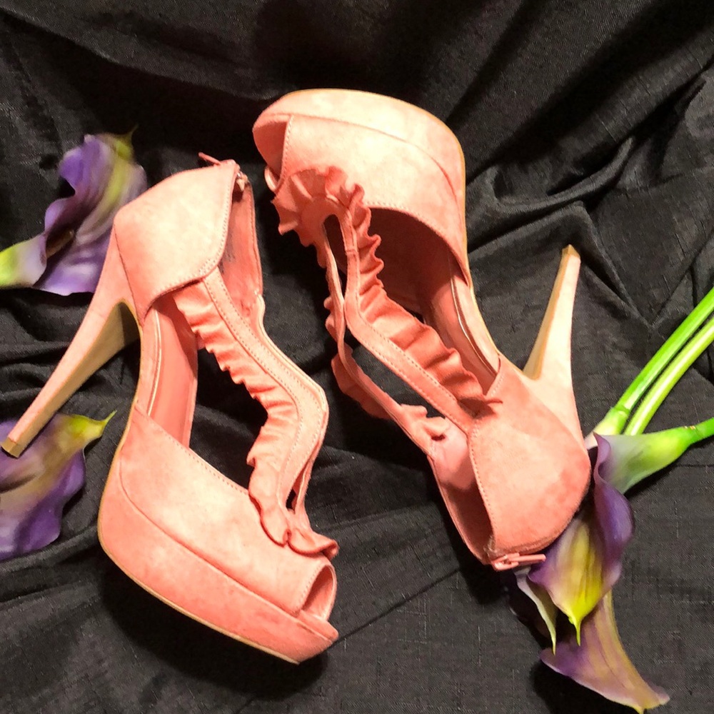 Suede Peep Toe Pump
